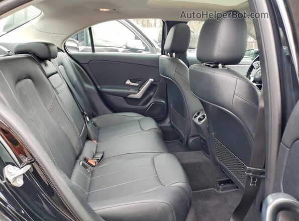 W1K3G4EB7NJ356611 2022 MERCEDES-BENZ A Black Vista de los asientos traseros
