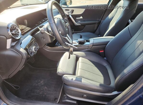 W1K3G4FB6MJ286239 2021 MERCEDES-BENZ A Blue Вид салону спереду