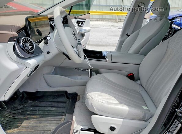 W1KEG1CB4PF034296 2023 MERCEDES-BENZ EQE Charcoal Vista interior delantera