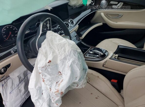 W1KZF8DB0LA766217 2020 MERCEDES-BENZ E Белый Вид панели приборов