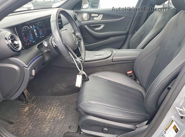 W1KZF8EB6MA967572 2021 MERCEDES-BENZ E Silver Widok wnętrza z przodu