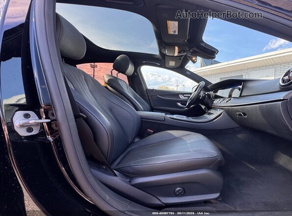 W1KZF8EBXNB029411 2022 MERCEDES-BENZ E Черный Вид салона спереди