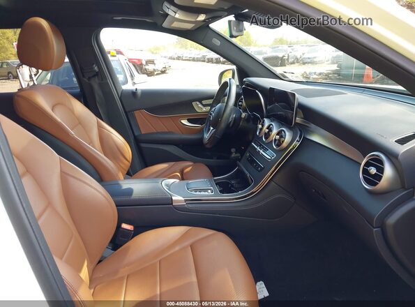 W1N0G8EB6MF886471 2021 MERCEDES-BENZ GLC 300 White Widok wnętrza z przodu