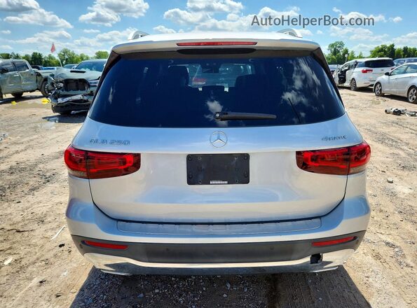 W1N4M4HB1LW043131 2020 MERCEDES-BENZ GLB-CLASS Silver Вид салону спереду