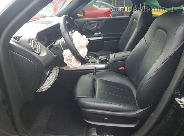 W1N4M4HB2MW112717 2021 MERCEDES-BENZ GLB-CLASS Черный Вид салона спереди