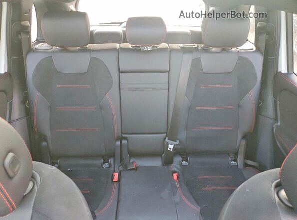 W1N4M4HB4SW400607 2025 MERCEDES-BENZ GLB-CLASS White Vista de los asientos traseros