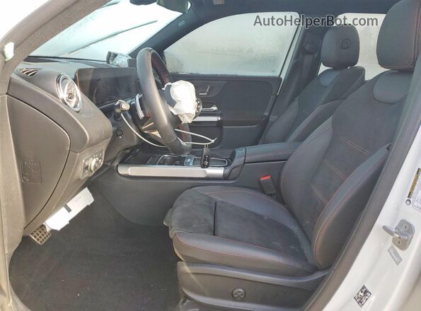 W1N4M4HB4SW400607 2025 MERCEDES-BENZ GLB-CLASS White Vista interior delantera