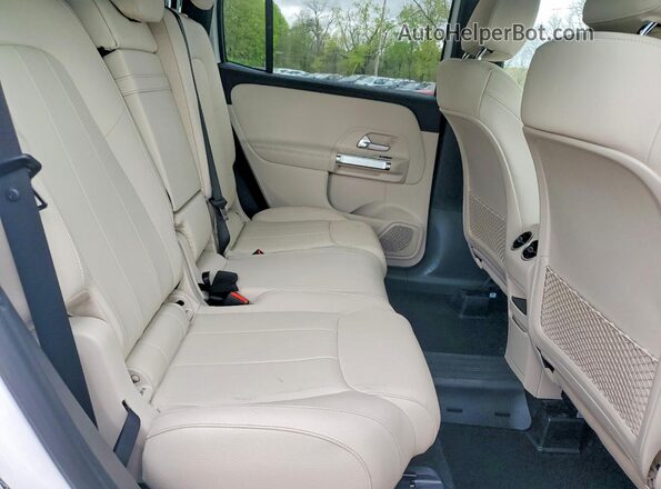 W1N4M4HB5SW417772 2025 MERCEDES-BENZ GLB-CLASS White Սալոնի հետևի տեսք