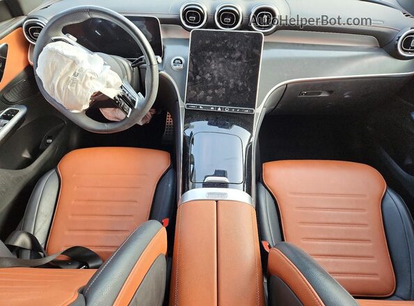 W1NKJ4HB2RF146860 2024 MERCEDES-BENZ GLC-CLASS Белый Вид панели приборов