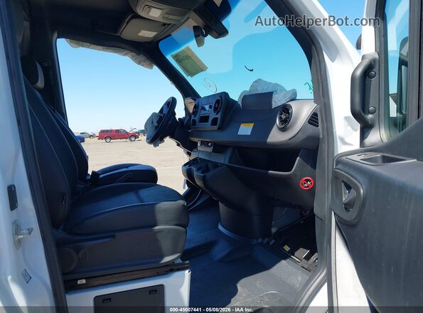 W1Y4KBHY5ST202444 2025 MERCEDES-BENZ SPRINTER Белый Вид салона спереди