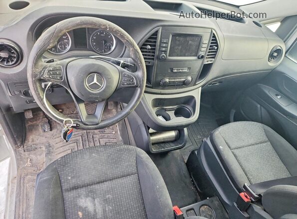 W1YV0CEY9N3954933 2022 MERCEDES-BENZ METRIS Белый Вид панели приборов