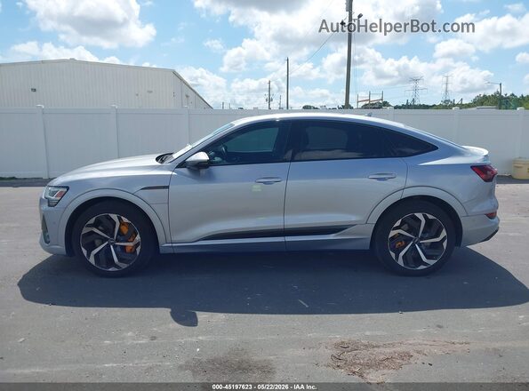 WA12AAGEXNB031825 2022 AUDI E-TRON Silver 360 interior view