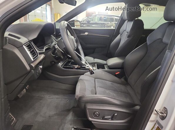 WA134AFY7R2079358 2024 AUDI SQ5 Белый Вид салона спереди
