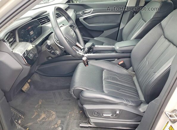 WA13AAGE2NB010259 2022 AUDI E-TRON Gray Widok wnętrza z przodu