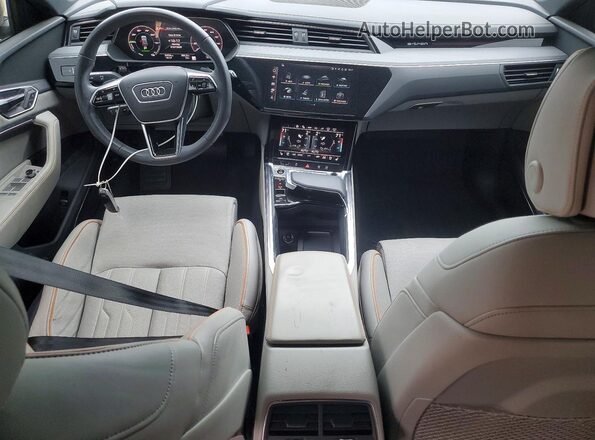 WA16AAGEXRB012389 2024 AUDI Q8 Gray წინა პანელის ხედი