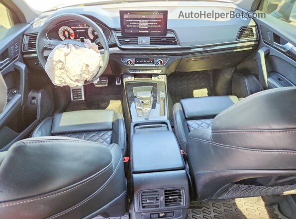 WA1A4AFY5M2137337 2021 AUDI SQ5 Black Առջևի վահանակի տեսք