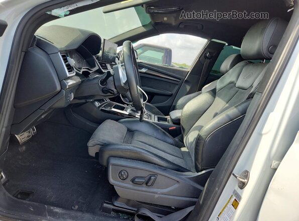 WA1A4AFY5N2103349 2022 AUDI SQ5 Белый Вид салона спереди