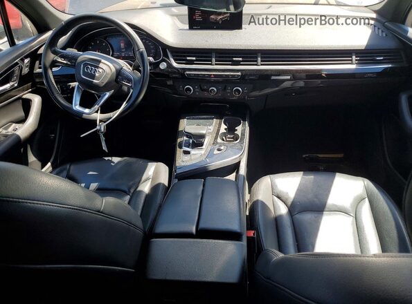 WA1AAAF74KD010032 2019 AUDI Q7 Gray Вид панелі приладів
