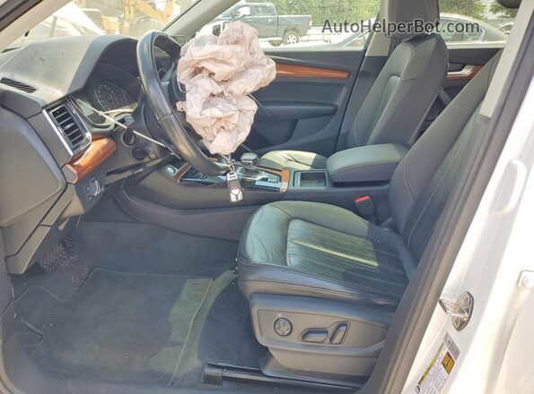 WA1AAAFY4M2010054 2021 AUDI Q5 Белый Вид салона спереди