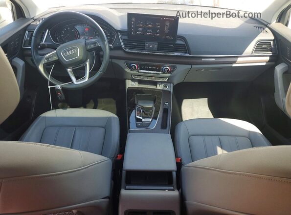 WA1AAAFY4M2114379 2021 AUDI Q5 Белый Вид панели приборов