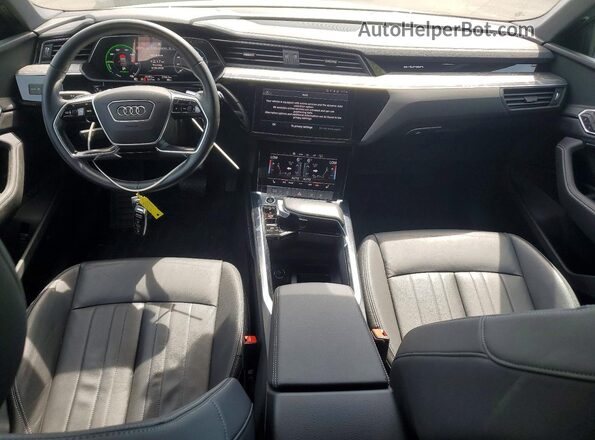 WA1AAAGE2PB024950 2023 AUDI E-TRON White Вид панелі приладів