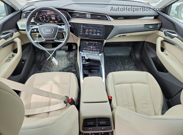 WA1AAAGE8MB038556 2021 AUDI E-TRON White წინა პანელის ხედი