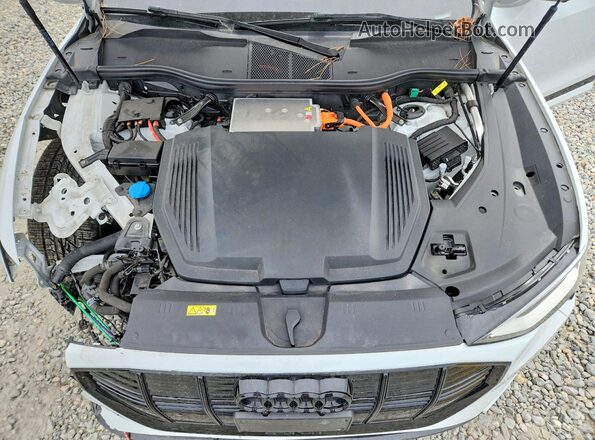 WA1AAAGE8MB038556 2021 AUDI E-TRON White ძრავის განყოფილების ხედი