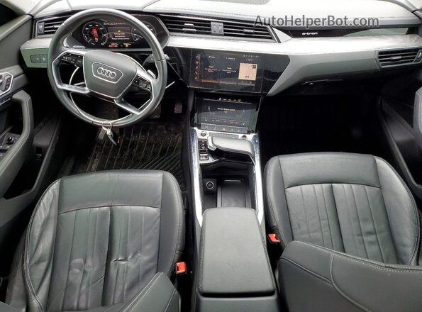 WA1AAAGE9MB008093 2021 AUDI E-TRON Black Widok deski rozdzielczej