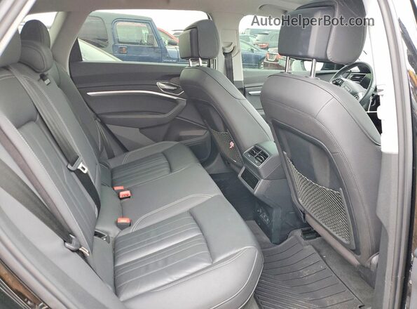 WA1AAAGE9MB008093 2021 AUDI E-TRON Black Widok tylnych siedzeń