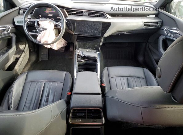 WA1AAAGE9NB009732 2022 AUDI E-TRON Blue Widok deski rozdzielczej