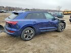2022 Audi E-tron Premium Синий vin: WA1AAAGE9NB031598