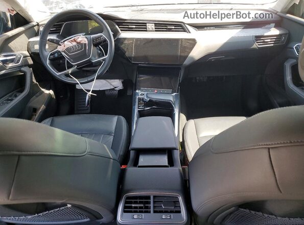 WA1AAAGEXMB020642 2021 AUDI E-TRON Черный Вид панели приборов