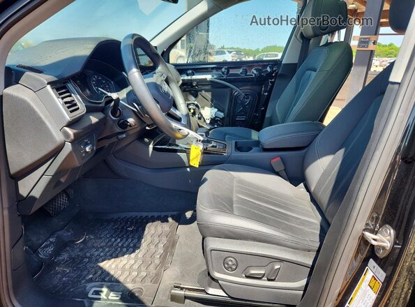 WA1ABAFY8R2111070 2024 AUDI Q5 Black Front interior view