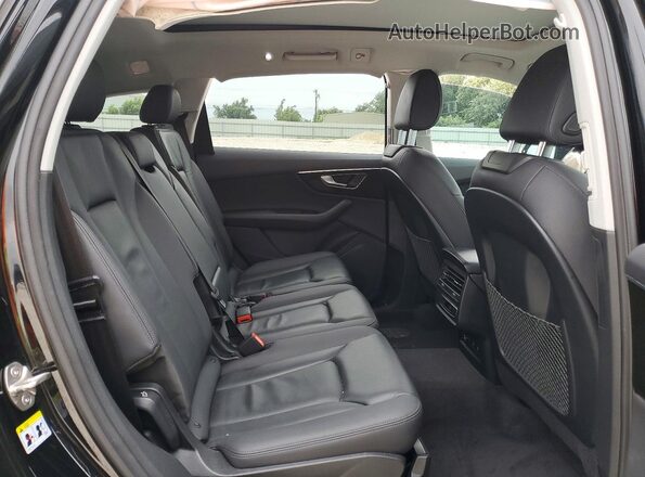 WA1ACBF78PD012776 2023 AUDI Q7 Black Widok wnętrza z tyłu