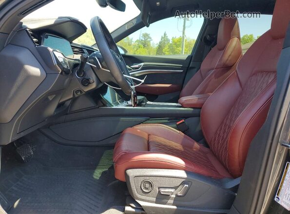 WA1ACBGE0PB019469 2023 AUDI E-TRON Gray Widok wnętrza z przodu