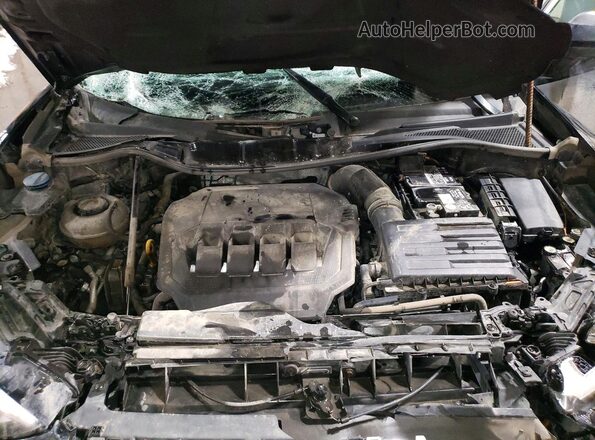 WA1AECF37L1025866 2020 AUDI Q3 Black Vista del compartimento del motor