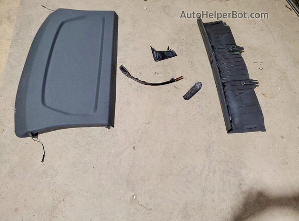 WA1AECF37L1111100 2020 AUDI Q3 Серый Вид наклейки с VIN-кодом