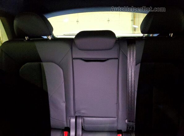 WA1AECF37L1111100 2020 AUDI Q3 Серый Вид задних сидений
