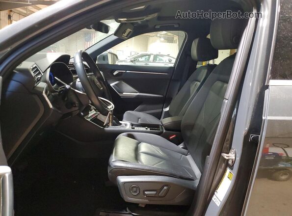 WA1AECF37L1111100 2020 AUDI Q3 Серый Вид салона спереди