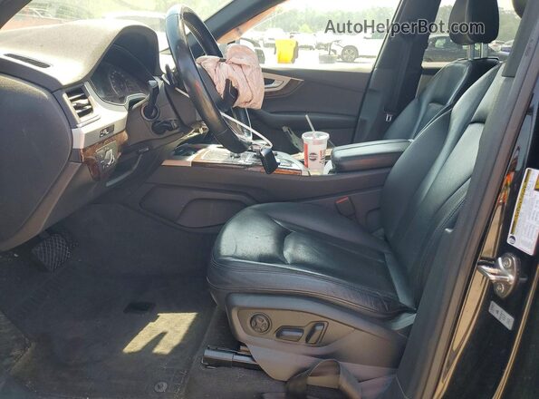 WA1AHAF78JD007337 2018 AUDI Q7 Black Front interior view