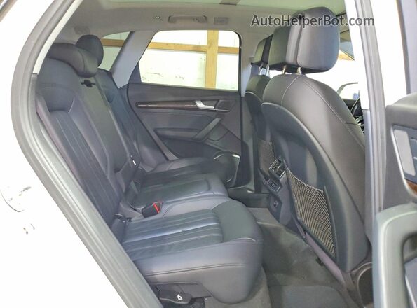 WA1ANAFY5J2004652 2018 AUDI Q5 Белый Вид задней части салона