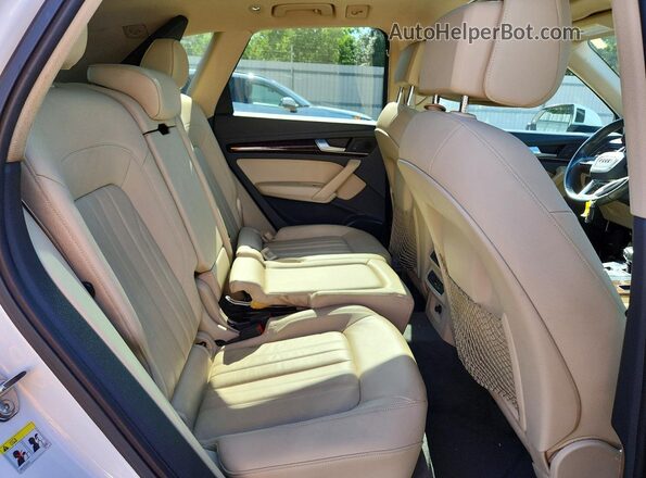 WA1ANAFY8L2017740 2020 AUDI Q5 Белый Вид задней части салона