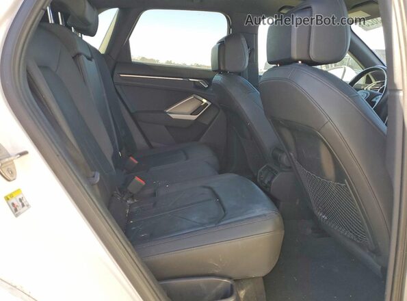 WA1AUCF32M1095960 2021 AUDI Q3 Белый Вид задней части салона
