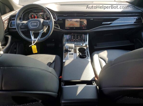 WA1AVAF11MD034257 2021 AUDI Q8 Gray Widok deski rozdzielczej
