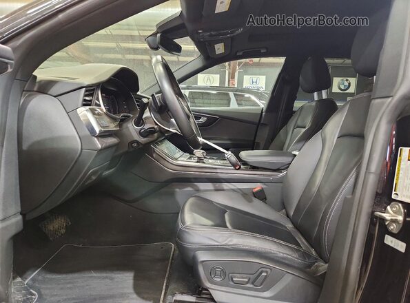 WA1AVAF15MD015646 2021 AUDI Q8 Черный Вид салона спереди