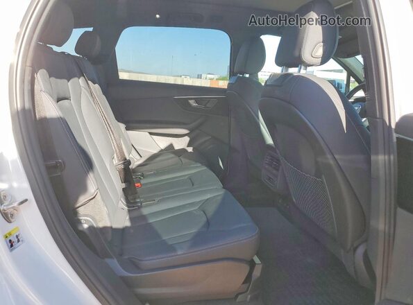 WA1AVBF71SD005056 2025 AUDI Q7 Белый Вид задней части салона