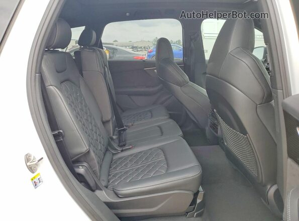 WA1AWBF71MD000908 2021 AUDI SQ7 White Vista interior trasera