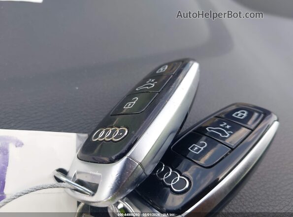 WA1AXBF77ND011068 2022 AUDI Q7 Blue Vista del salpicadero