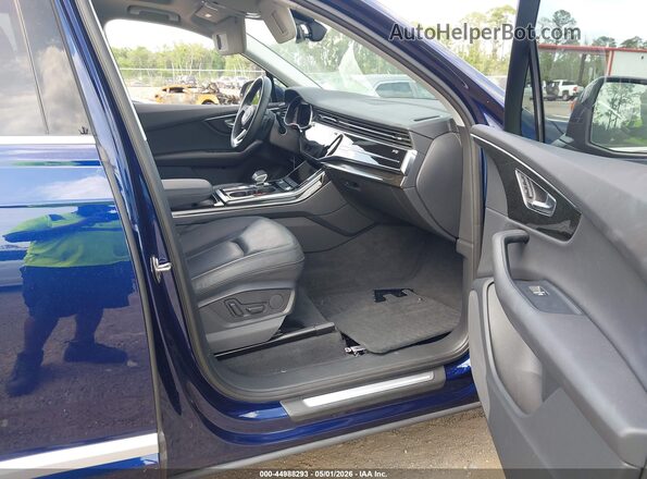 WA1AXBF77ND011068 2022 AUDI Q7 Blue Vista interior delantera