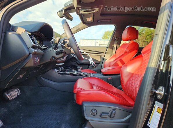WA1B4AFY3M2046314 2021 AUDI SQ5 Черный Вид салона спереди